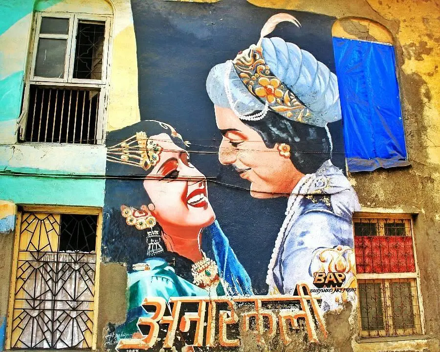 Mumbai Private Tours group exploring Bandra street art